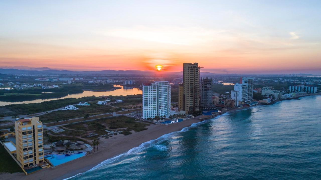Park Royal Beach Mazatlán Buitenkant foto